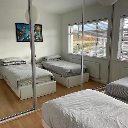 20 Minutes To The Center Guest house Dublin